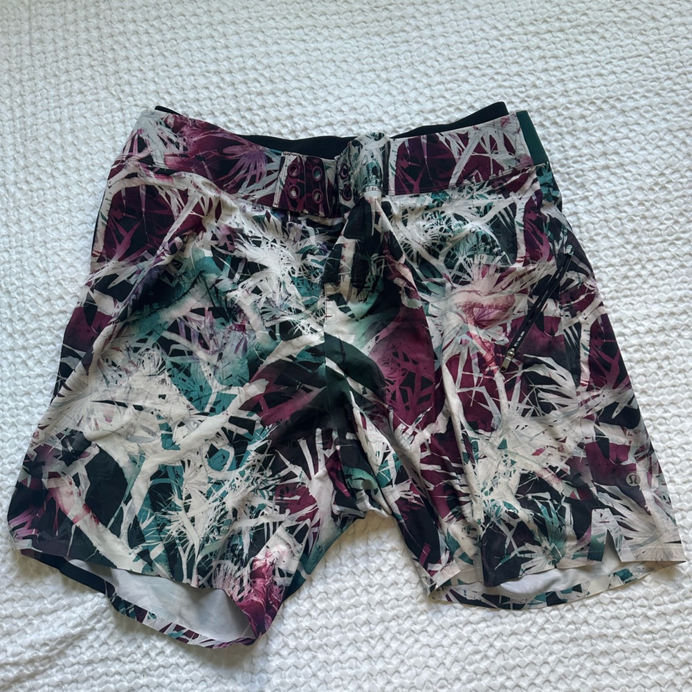 Men’s Lululemon Current State Board Shorts - size 38
